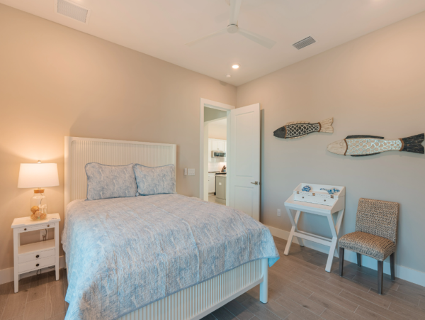 Modern Coastal Beach House - Perfect for Families & Groups